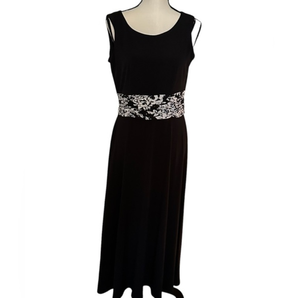Jessica Howard size 10 fit flare dress black white